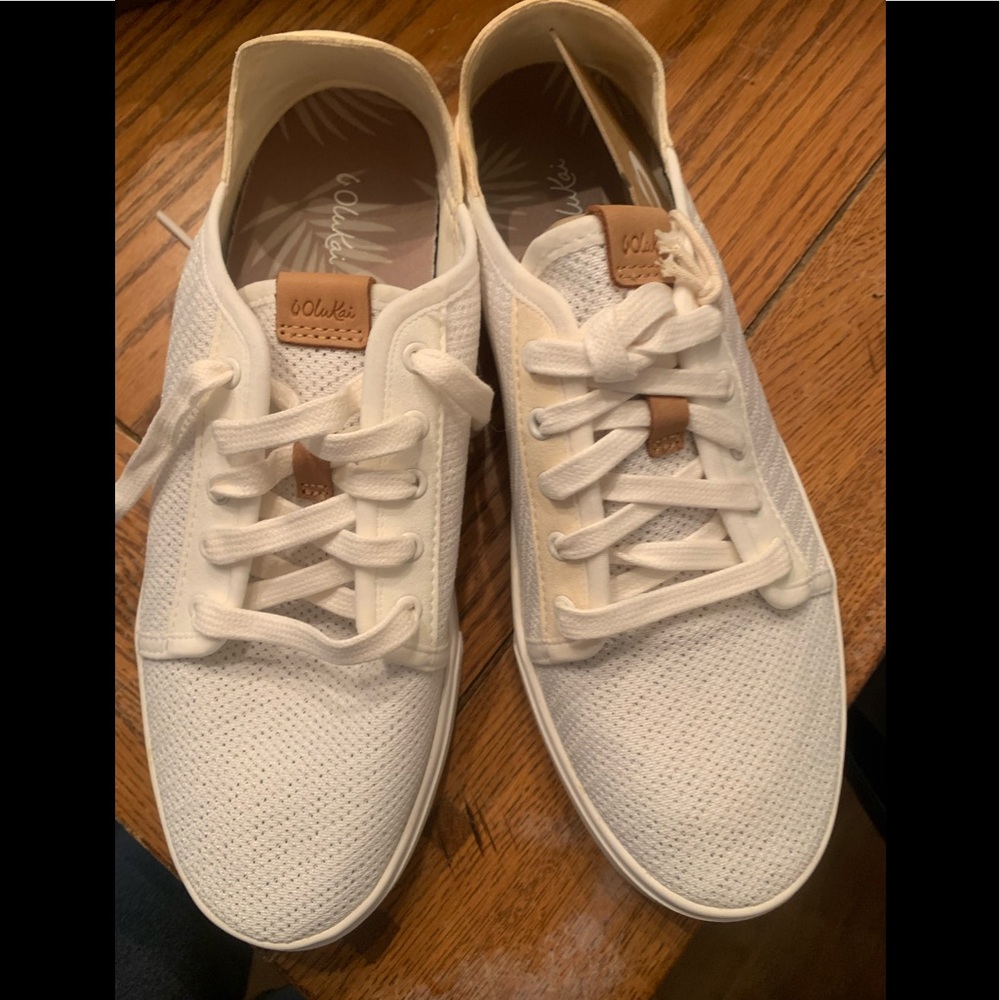 NWT in box size 8.5 white